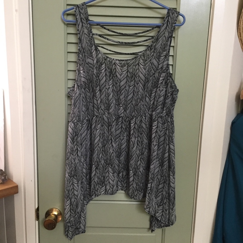 Torrid Top with Feather Pattern Black plus size 1 - Picture 5 of 14
